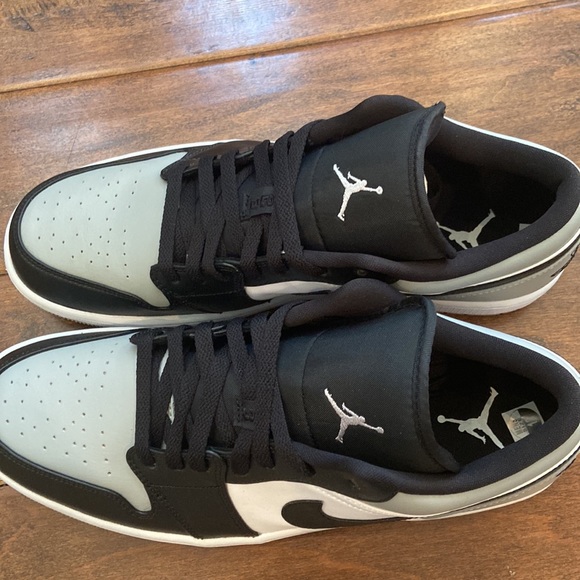 Air Jordan 1 Low 'Shadow Toe' - Picture 6 of 12